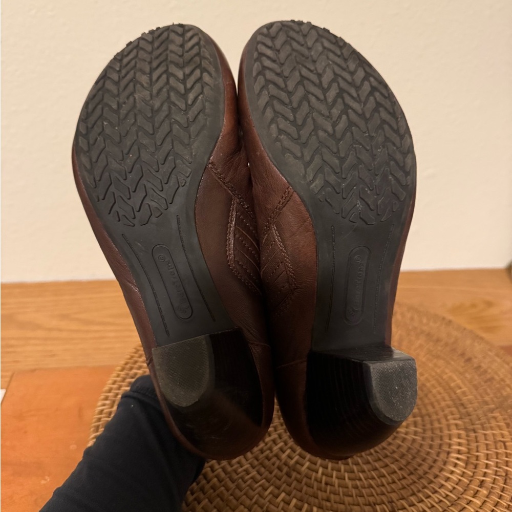 BareTraps Brown Leather Ruched Slip-On Heels - Picture 9 of 10